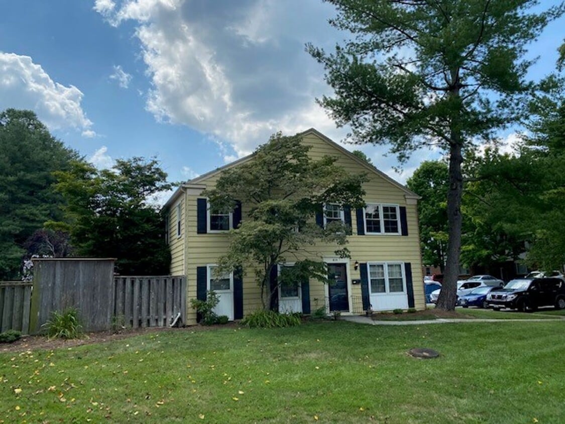 Foto del edificio - 613 Cambridge | 3 Bed 2.5 Bath | 08/15/2024