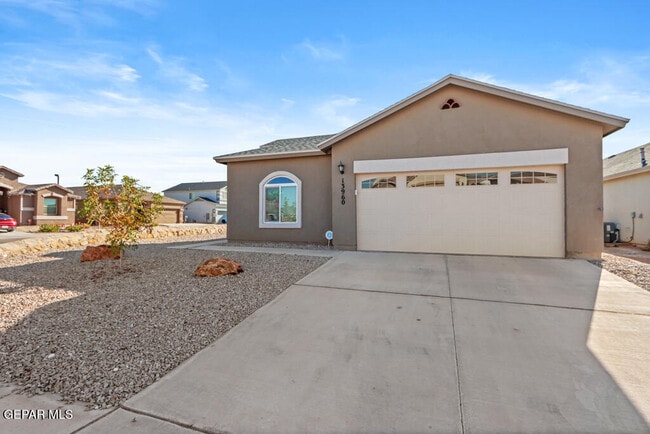 Building Photo - 13960 Lago Vista Ave