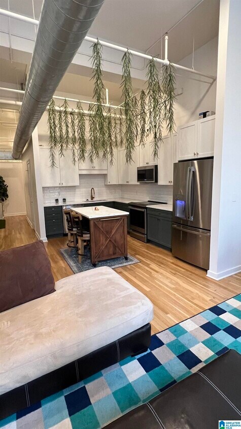 Foto principal - 300 20th St S