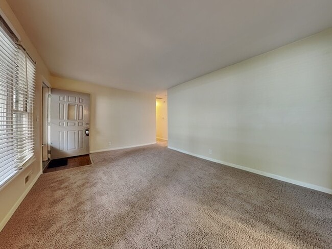 Building Photo - 11199 Lantern Rd