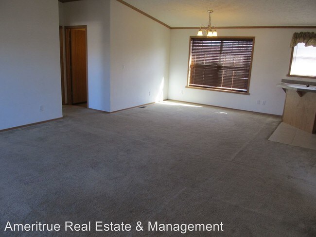 Foto del edificio - 420 E Main St