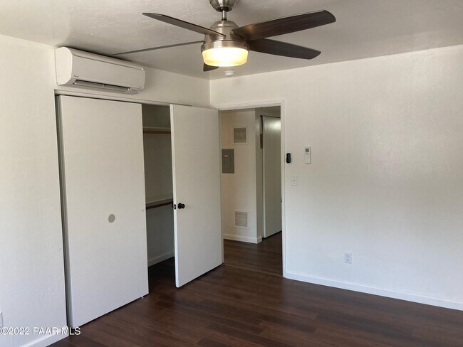 Foto del edificio - 212 W Hillside Ave