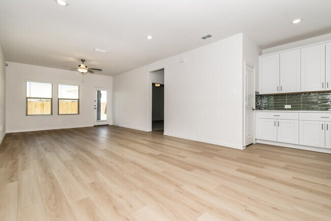 Foto del edificio - 837 Wisteria Ln