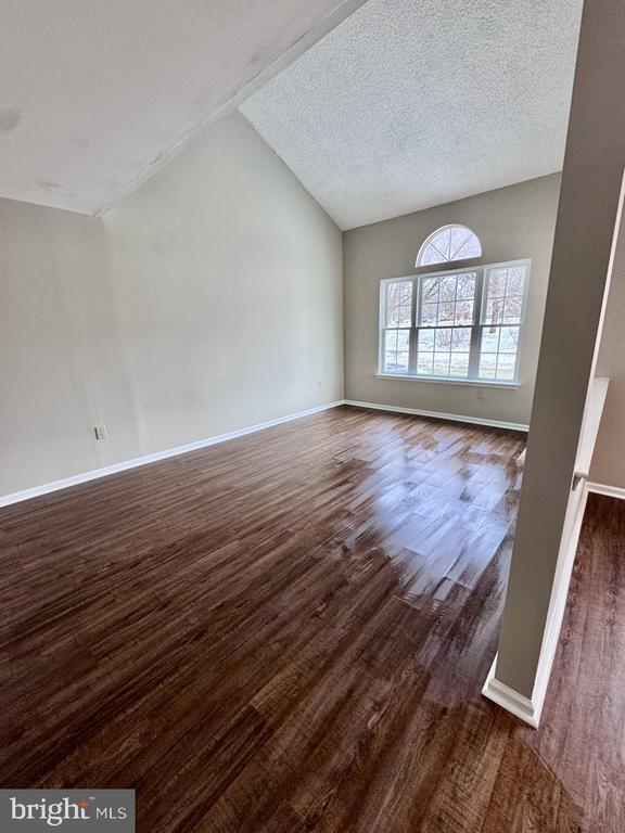 Building Photo - 25 Sequoia Dr