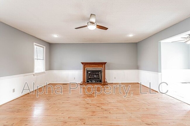 Building Photo - 208 Roscoe Dr