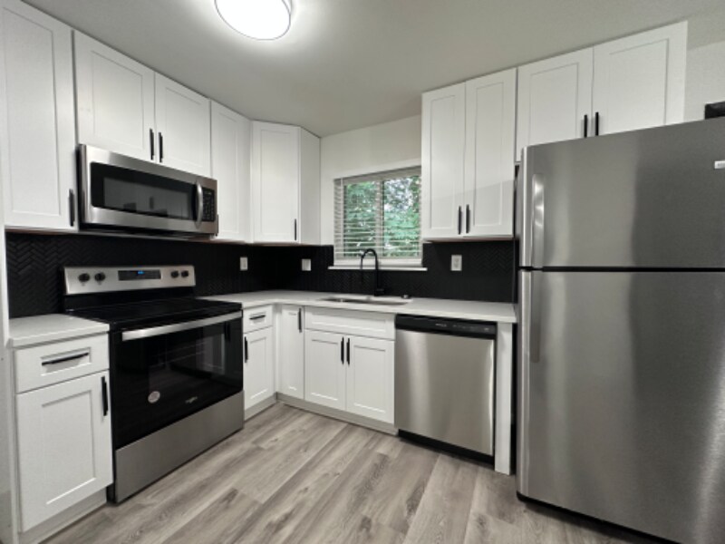 Primary Photo - 740 Mozley Dr SE