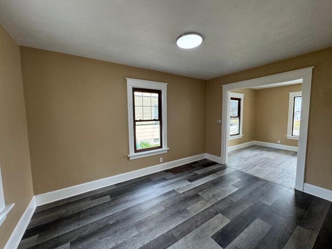 Building Photo - 1915 11th St