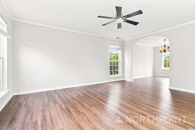 Building Photo - 105 Riglaw Cir