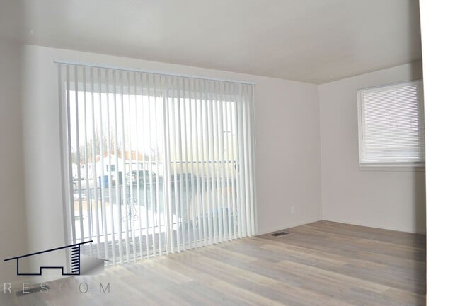 Building Photo - 800 State St