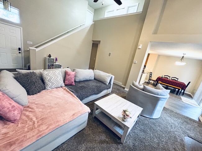 Foto del edificio - 6140 Faxon Ct
