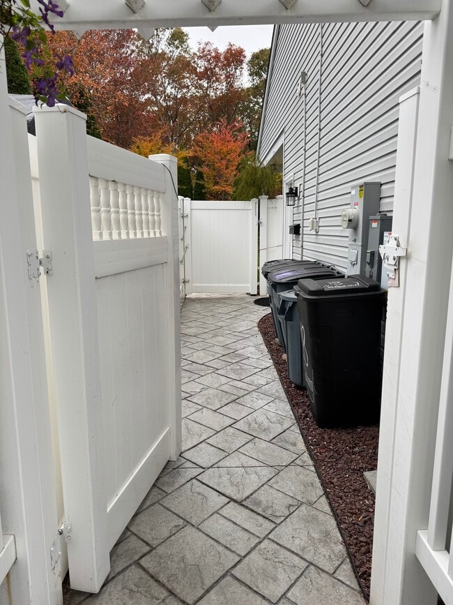 Foto del edificio - 18 Fairwood Ln