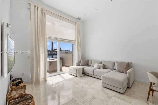 Foto del edificio - 21103 NE 38th Ave
