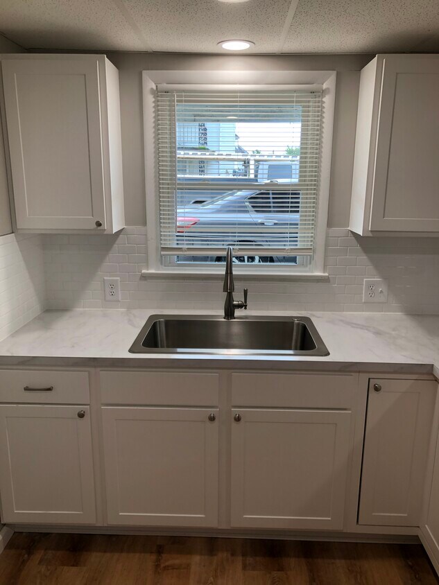 Foto principal - 93 W Main St