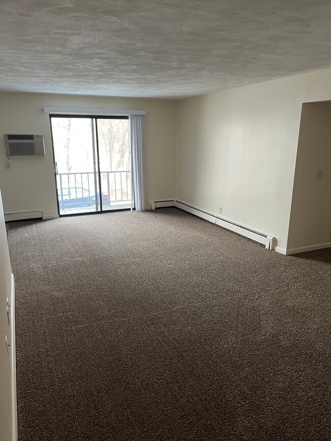 Photo - 2 Norton Ave Apartments