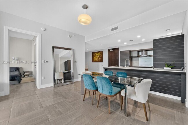 Building Photo - 200 Biscayne Boulevard Way