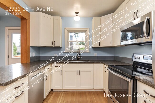 Foto del edificio - 12732 15th Ave NE
