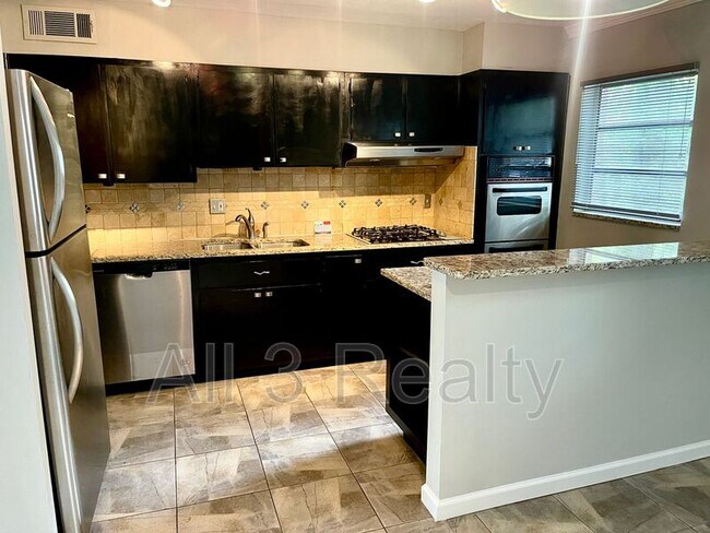 Foto del edificio - 1235 Woodland Ave NE
