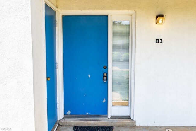 Building Photo - Studio, 1 bath House - 1243 Cedars Court B-3