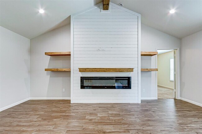 Building Photo - 20430 Oak Lodge Meadow Dr