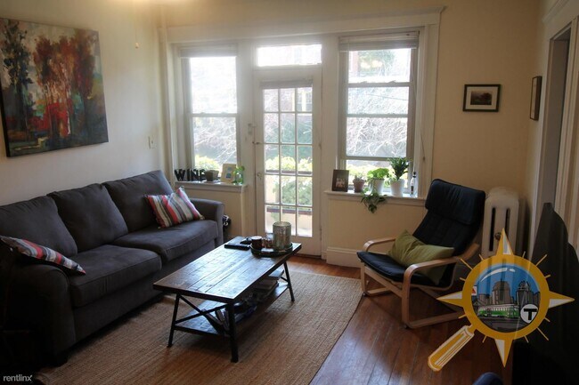 Building Photo - 264 Kelton St