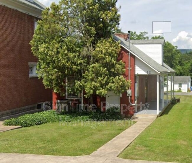 Building Photo - 12 S Main St