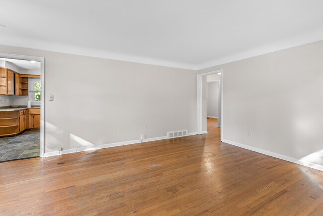 Building Photo - 13820 Courtland St