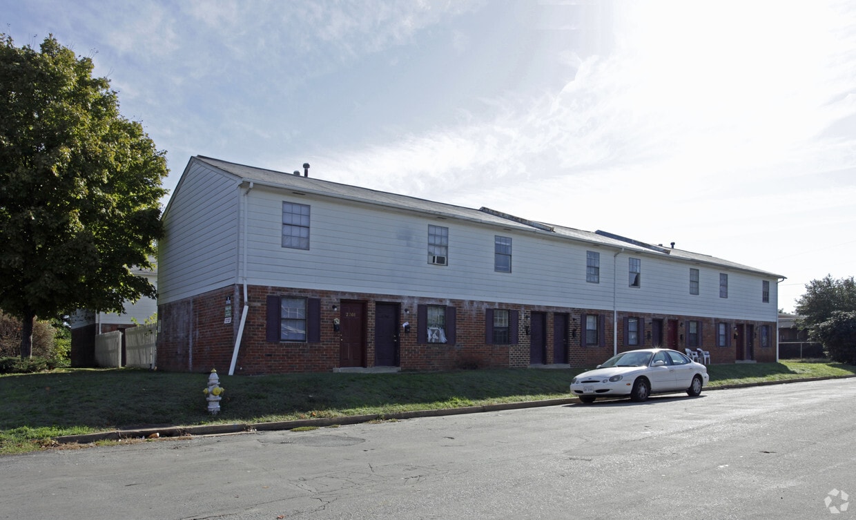 Building Photo - 2201-2231 Williamsburg Rd