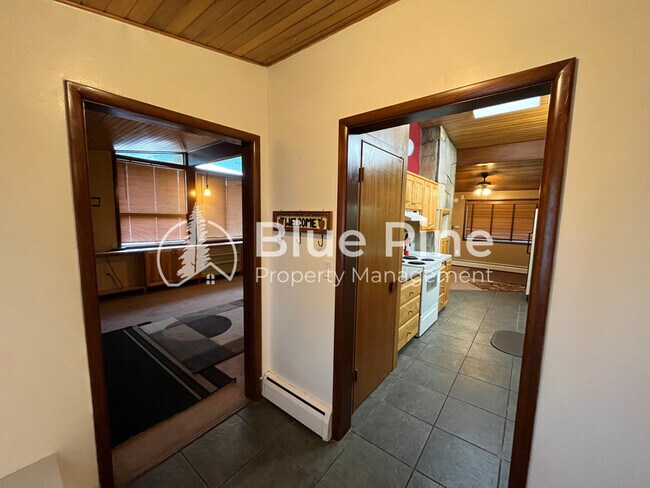 Building Photo - 755 9th St