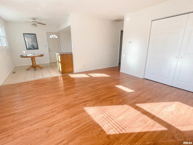Foto del edificio - 1611 Sheridan Rd
