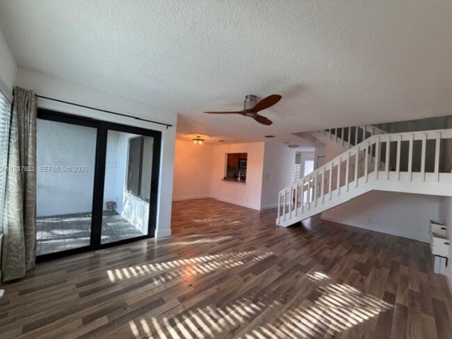 Foto del edificio - 1617 Cypress Pointe Dr