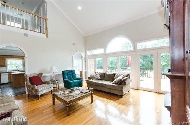 Building Photo - 4 br, 3.5 bath House - 643 Lithia Inn Rd