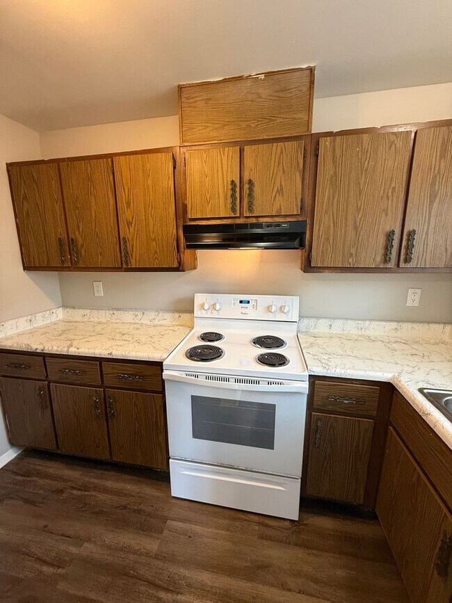 Foto del edificio - Spacious 2-Bedroom Townhome – Move-In Ready!