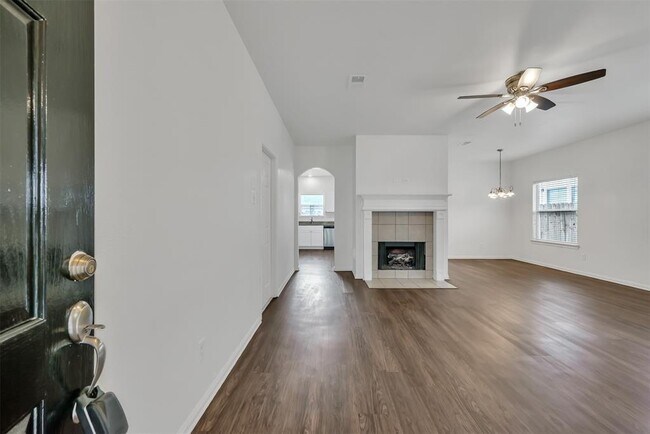 Building Photo - 32015 Decker Oaks Dr