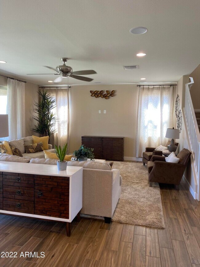 Building Photo - 12131 W Candelaria Dr
