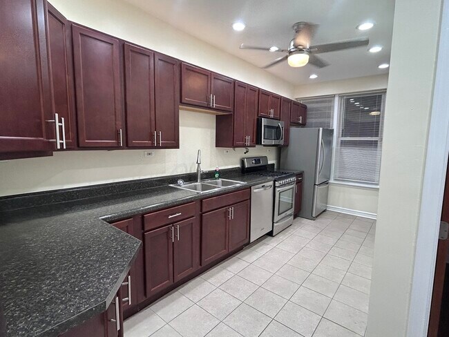 Foto del edificio - 720 N Throop St