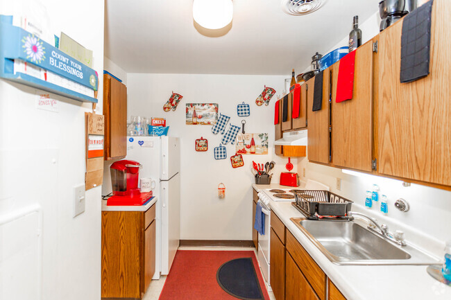 1BR, 1BA - Lavigne Manor