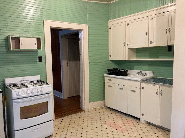 Building Photo - 162 Ramble St