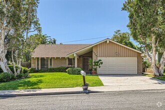 Building Photo - 1735 Catalpa Rd