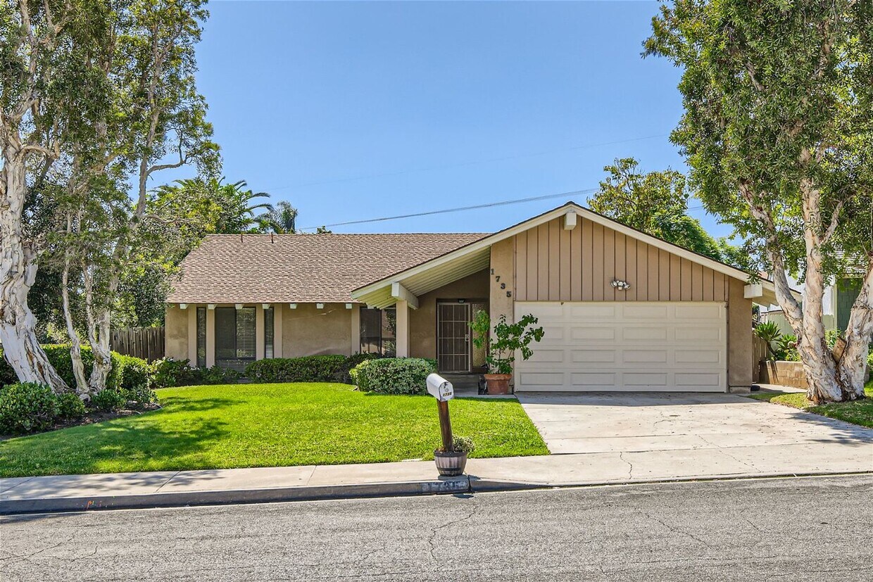 Foto principal - 3 Bedroom 2 Bath Single story Carlsbad hom...