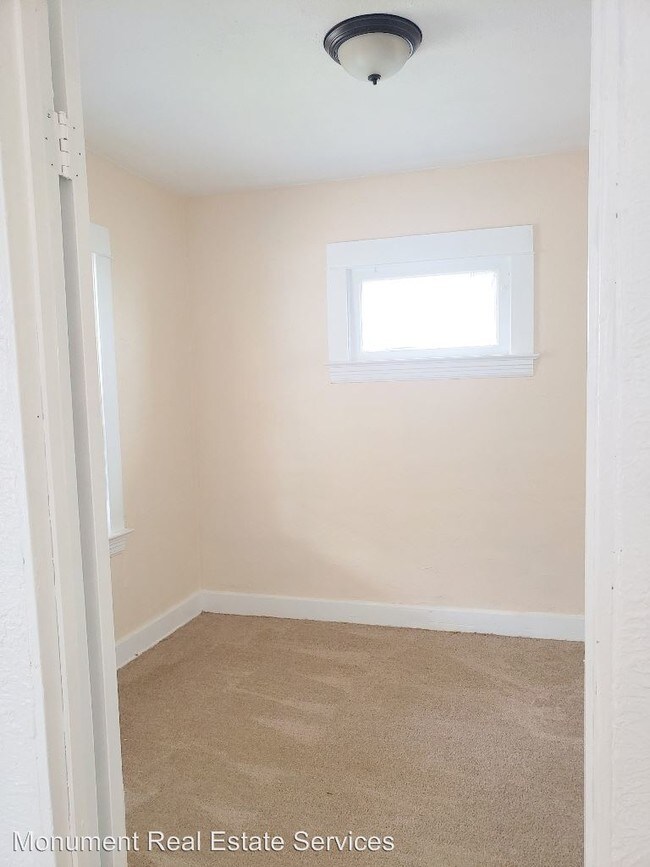 Building Photo - 11702 Honeydale Ave