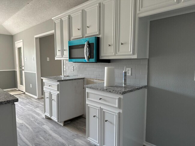 Foto del edificio - 6605 Belmont Ave