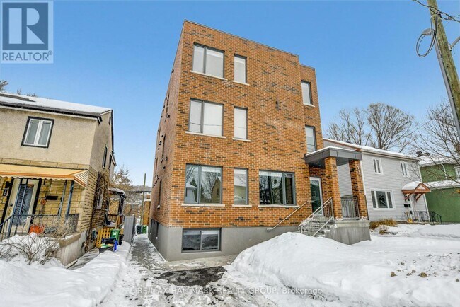 Photo du bâtiment - 137 Marquette Ave