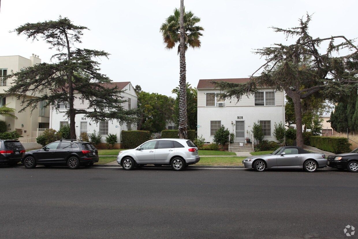 Building Photo - 928-934 12th St