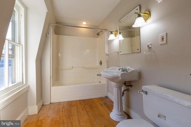 Building Photo - 3604 Baring St
