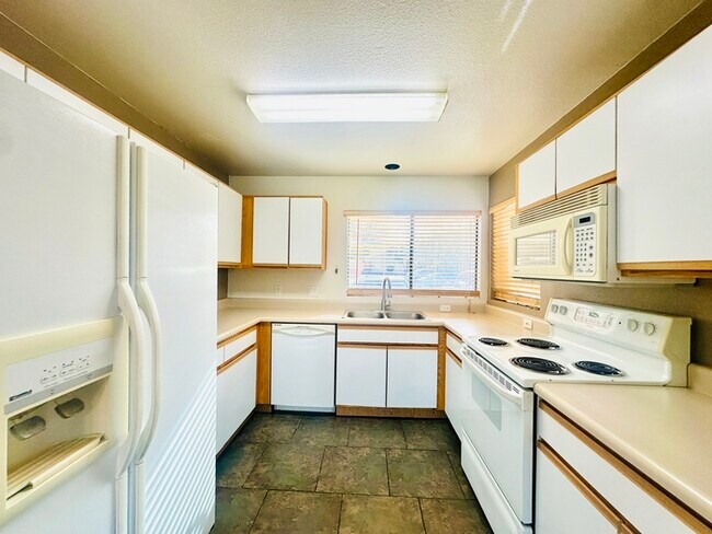 Building Photo - 7537 E Liana Dr