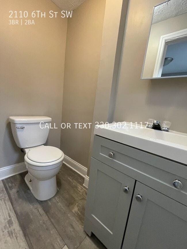 Building Photo - 2110 6th St SW