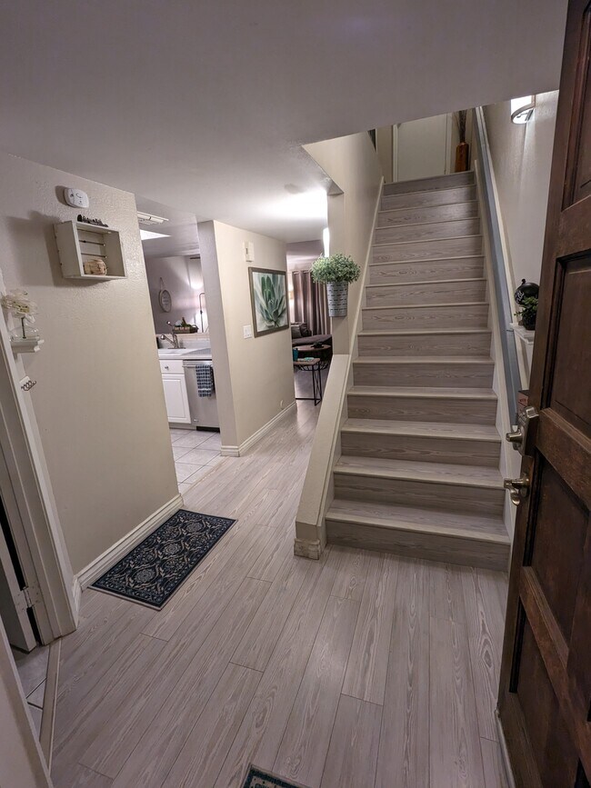 Building Photo - 7910 E Thomas Rd