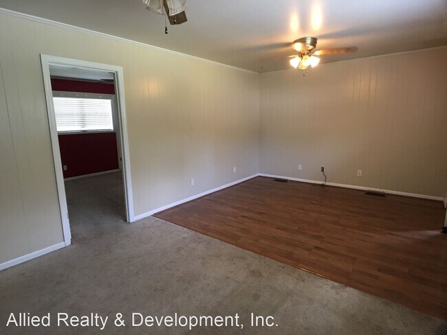 Building Photo - 3 br, 2 bath House - 10 Cedar Knoll