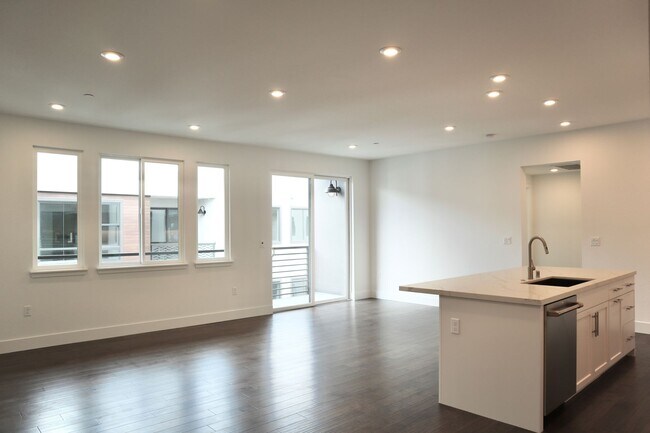 Building Photo - Modern 3-Bed Condo Near Warm Springs/South Fremont BART Station