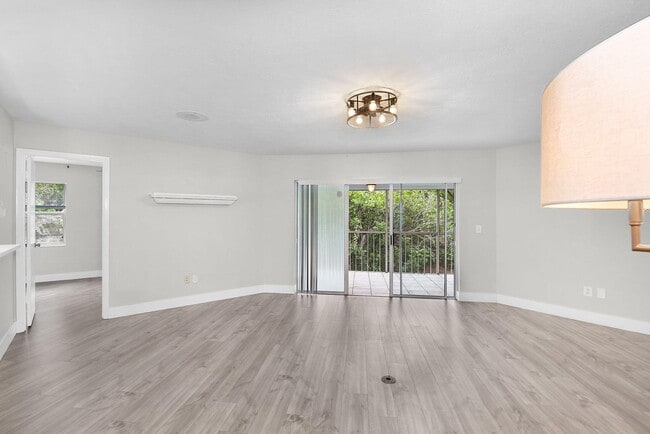 Building Photo - 3266 SE Aster Ln